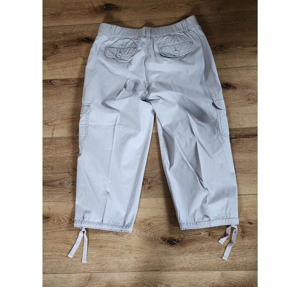 ST. Johns Bay Light Blue Graysish Capri/Cargo Pants  Women's Size 4 - Picture 2 of 11